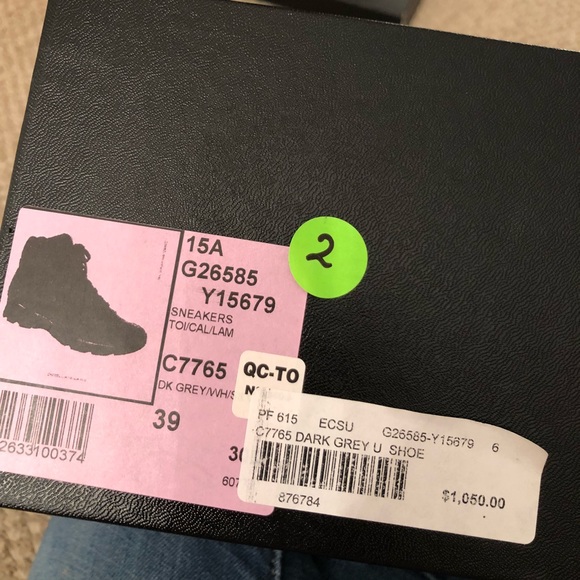 Authentic CHANEL Sneaker - Picture 8 of 8